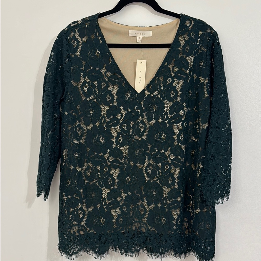 Elegant Green Lace V-Neck Top with 3/4 Length Sleeves